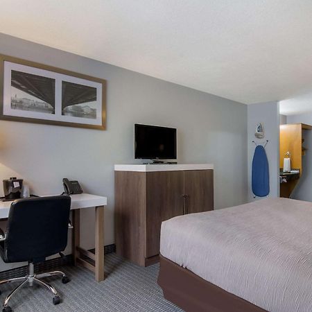 Quality Inn & Suites Silverdale Bangor-Keyport Экстерьер фото