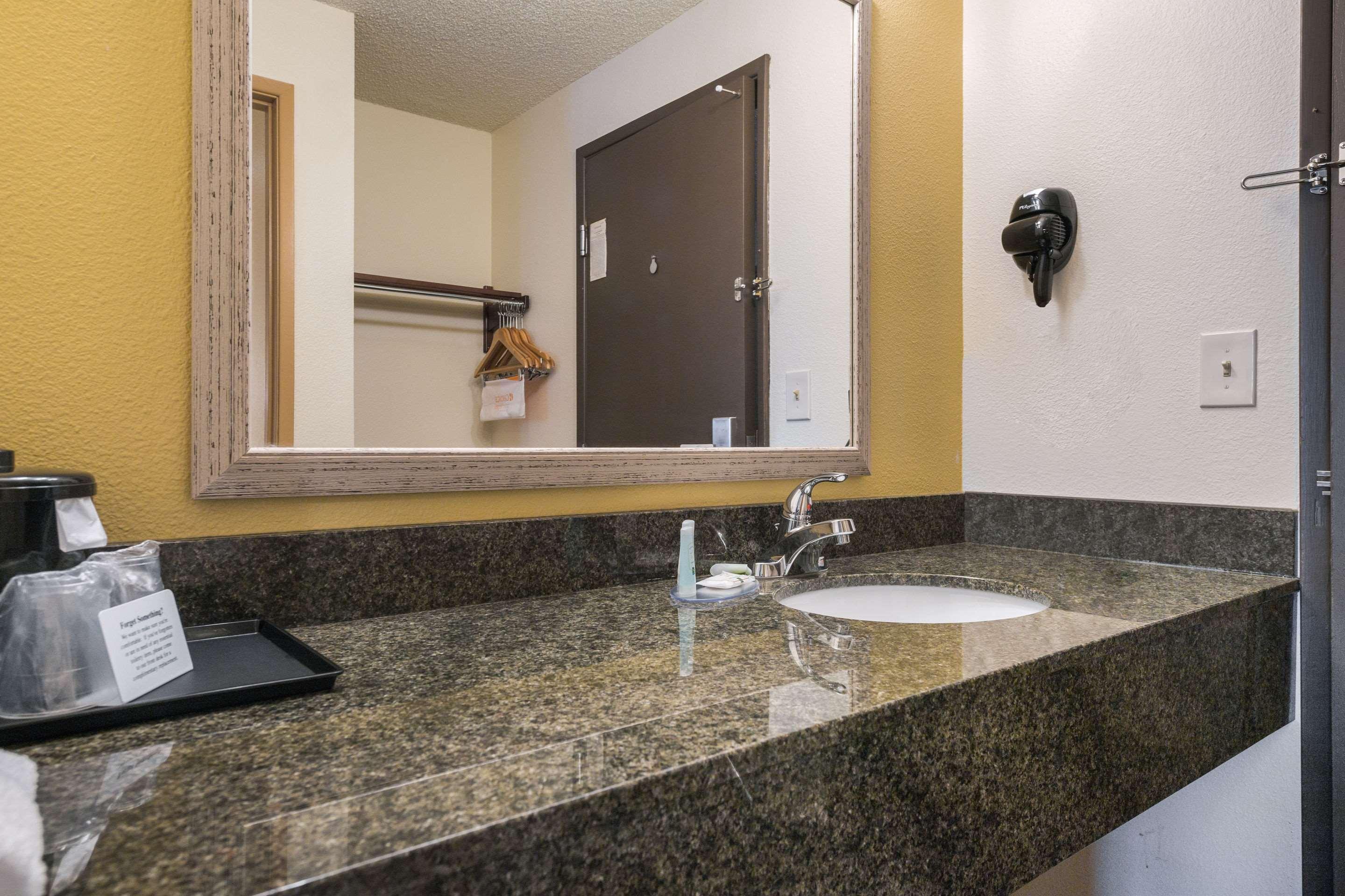 Quality Inn & Suites Silverdale Bangor-Keyport Экстерьер фото