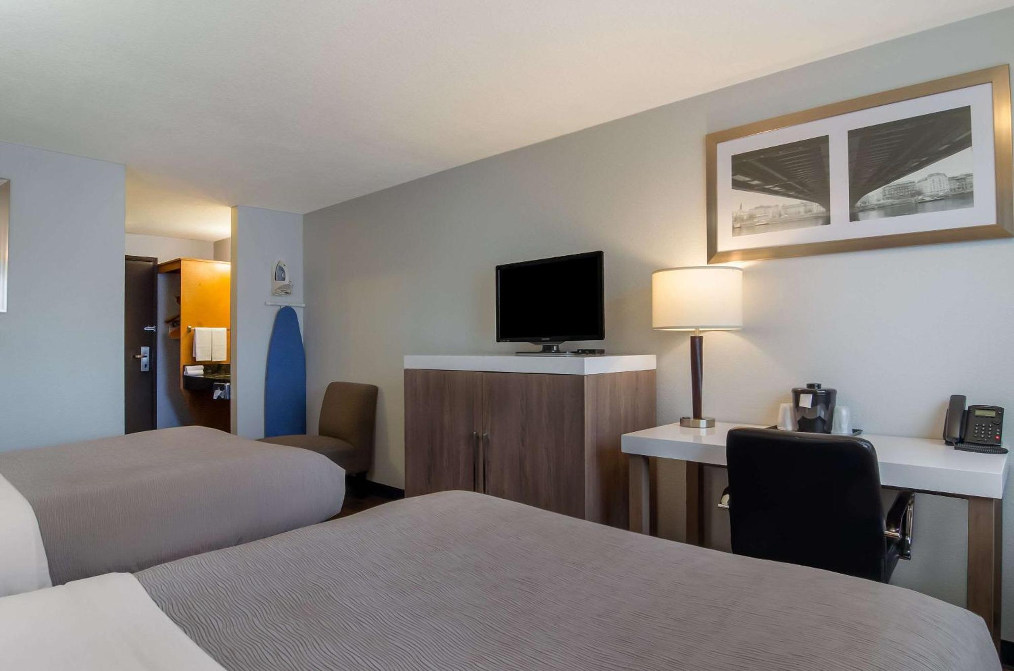Quality Inn & Suites Silverdale Bangor-Keyport Экстерьер фото