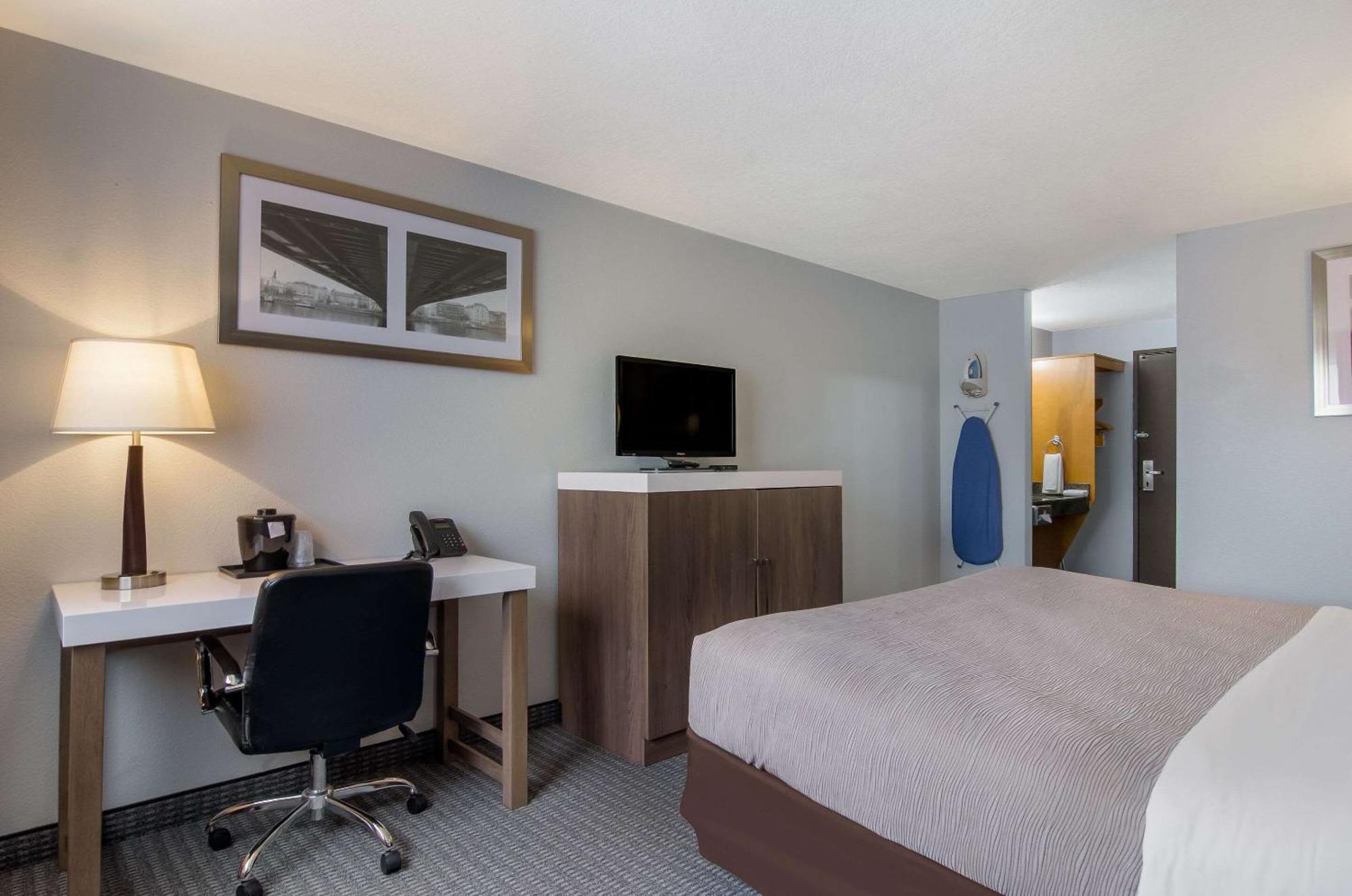 Quality Inn & Suites Silverdale Bangor-Keyport Экстерьер фото