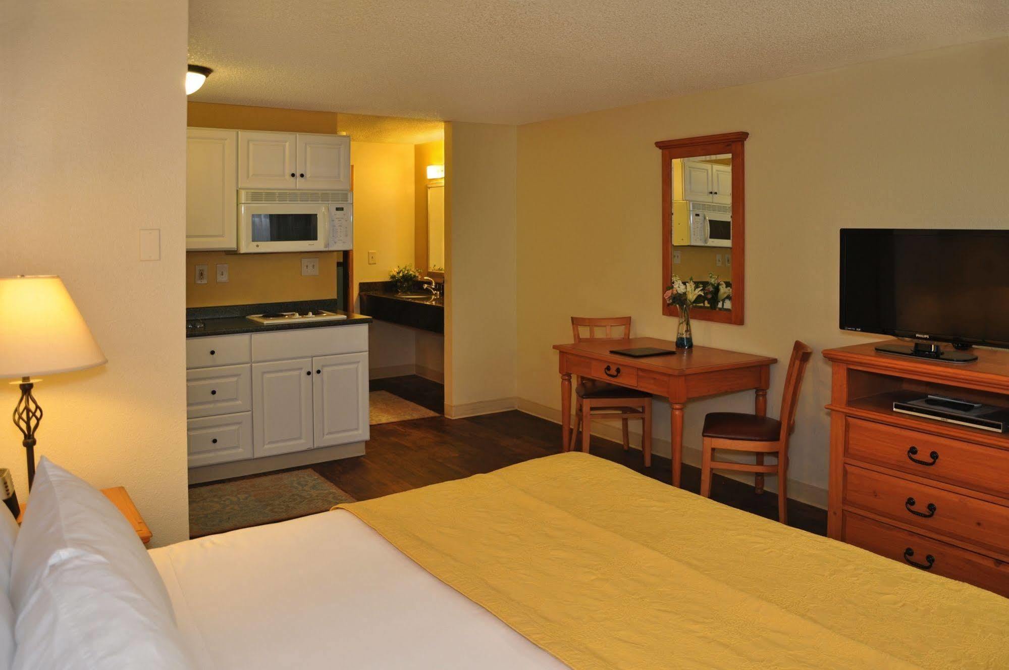 Quality Inn & Suites Silverdale Bangor-Keyport Экстерьер фото